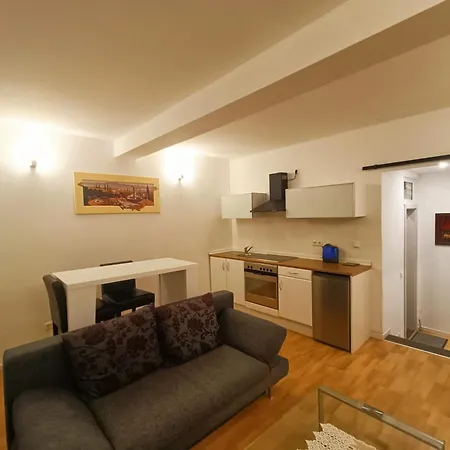 Zeitwinkelhaus-first Floor With Garden *